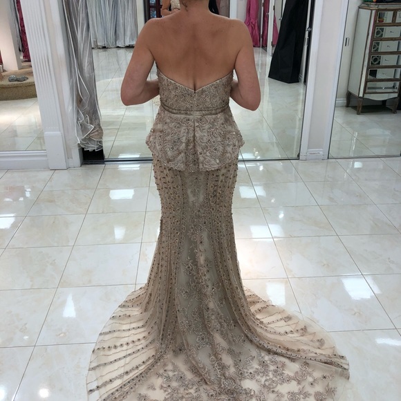 Ysa Makino Evening Gown - Picture 3 of 7